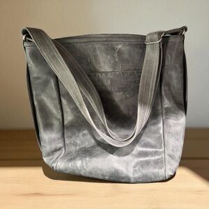 Rough and Tumble Medium Hartley in Original Granite Leather Bag